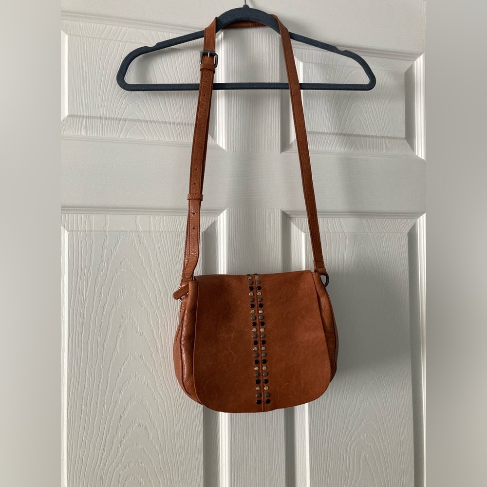 Elegant Tan Leather Shoulder Bag